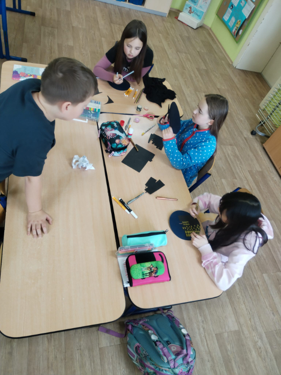 Leden ve výtvarné výchově a pracovních činnostech  - starší žáci