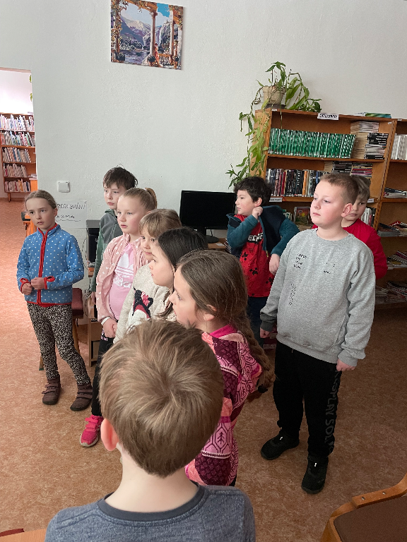 Třeťáci v knihovně